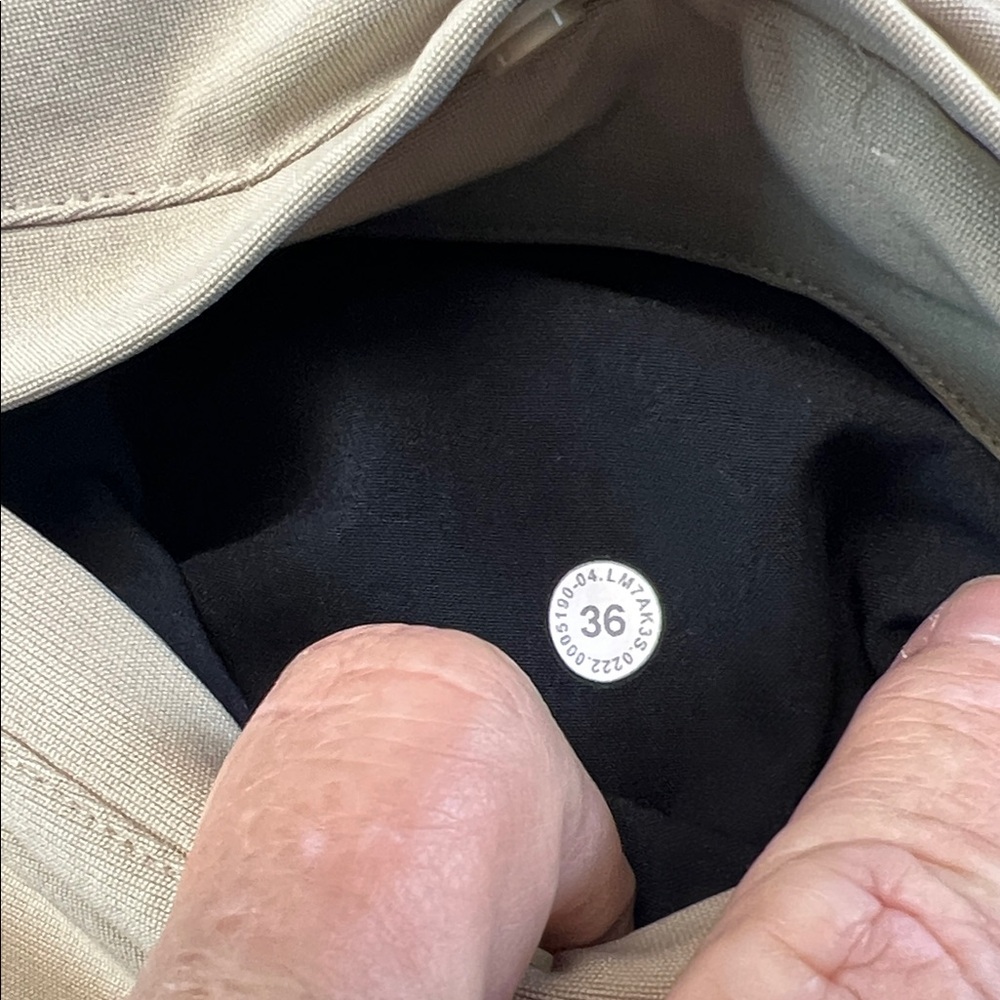 Men's Lululemon Beige shorts - Picture 10 of 12